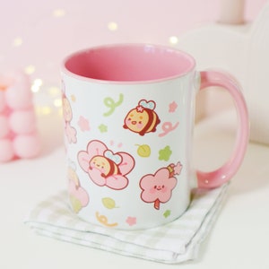 Kawaii Pastel Bee Mug - Bumblebee Sakura Design, Cute and Whimsical Cup for a Charming Sip