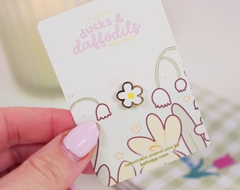 Frühling Enten & Narzissen: Mini Anstecker weißes Gänseblümchen Kawaii Emaille Pin