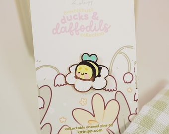 Spring Ducks & Daffodils: Bumblebutt Sleepy Daisy Enamel Pin