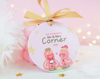 Personalised Gingie & Spice Family Name Ornament - Round Couples Mr and Mrs Christmas Decoration - Christmas Keepsake - Bauble