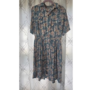 Nice Retro Classics by  Leslie Fay Dress Size 12