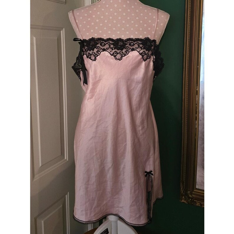 Girlie Chic Vintage Victoria's Secret Angels Pink Slip Dress Black Lace & Bows image 2