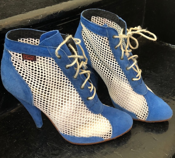 SALE! 1980s Blue Suede Mesh Lace Up Booties Stille