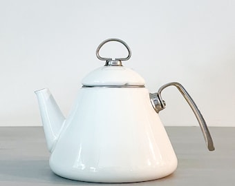 White Enamel on Steel Chantal Tea Kettle/Teapot with Lid and Handle