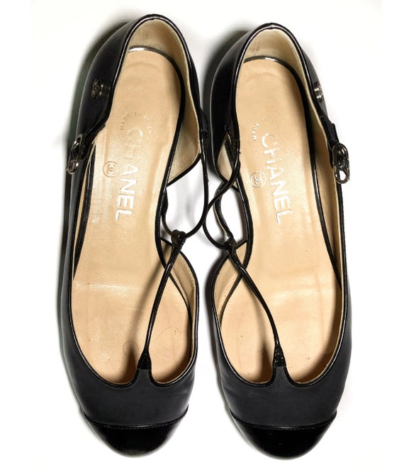 Pre-Loved Bally Women's Black Leather Mid Heel Pumps For Sale at 1stDibs