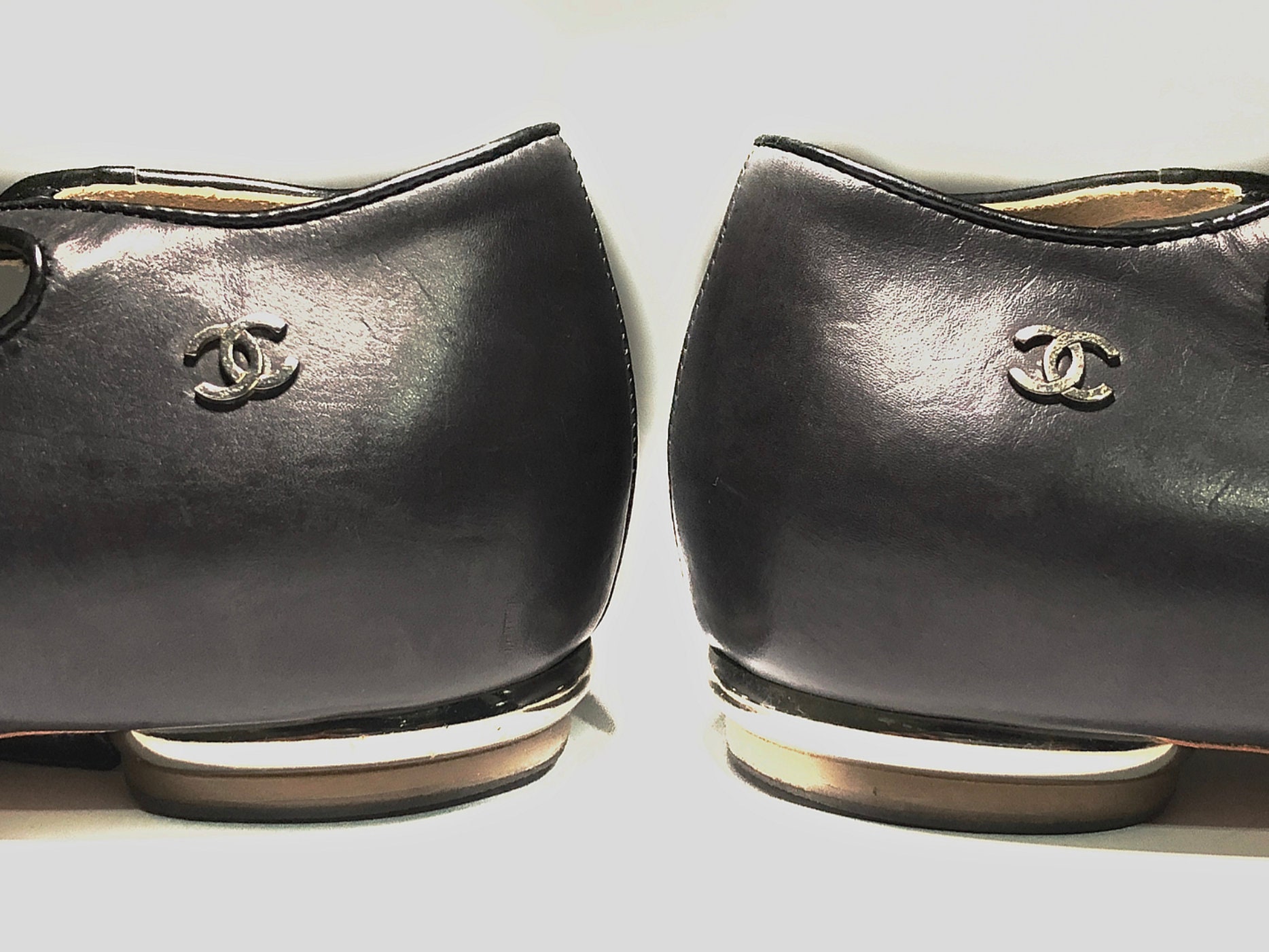 Leather flats Chanel Black size 37.5 EU in Leather - 25301000