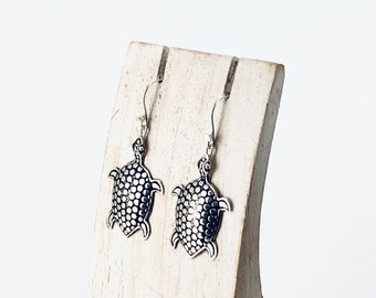 Turtle Silver Earrings, Turtle with Dots, Sterling Silver, Tortoise Earring, Animal Earrings, Turtle Lover, Silver Turtle