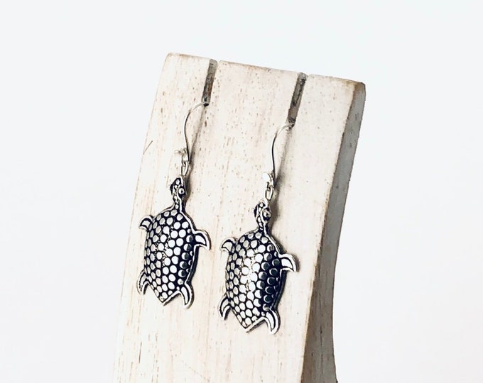 Turtle Silver Earrings, Turtle with Dots, Sterling Silver, Tortoise Earring, Animal Earrings, Turtle Lover, Silver Turtle