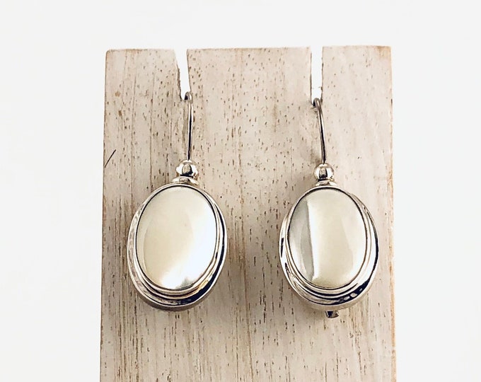 Mother of Pearl Earrings, Sterling Silver, Large Oval Earrings,Chunky Earrings, White Oval Earring, Shell Earrings