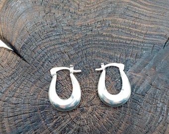 Silver Small Hoop,Sterling Silver Hoop,Small Hoop,Minimalist Hoop