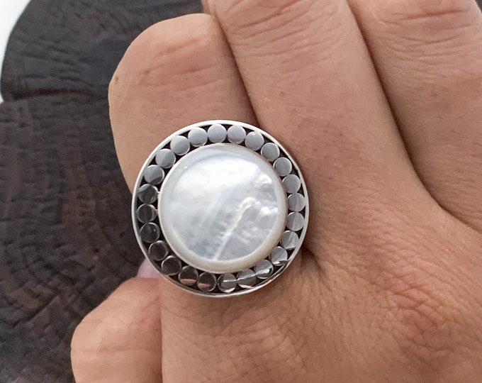 Mother of Pearl Ring, Round Shape Ring, Natural White Shell Ring, Sterling Silver Ring, White Round Ring, Size 7.5 only