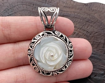Mother of Pearl Flower Pendant, White Flower Necklace, Flower Lover, Sterling Silver 925, Flower Pendant Jewelry
