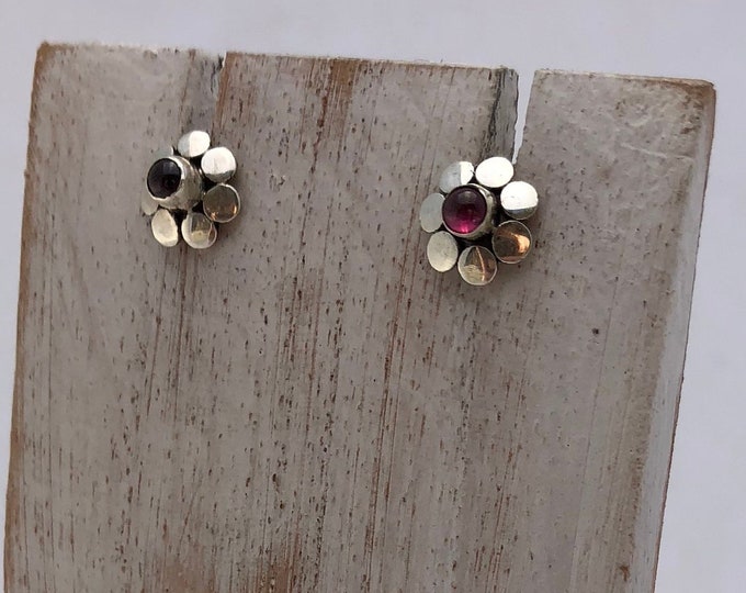 Garnet Silver Studs, Garnet Earrings, Little Flower Earrings, Tiny Garnet Jewellery, Minimalist Garnet, Silver 925