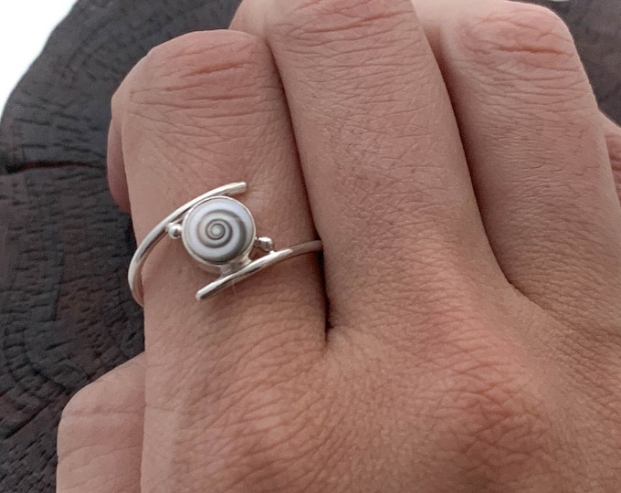 Shiva's Eye Ring, Sterling Silver Shiva, Small Round  Shell Ring, Natural Eye of Shiva Shell, Protection, Calm, Silver Shiva Ring