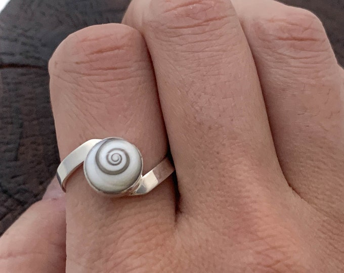 Shiva's Eye Ring, Sterling Silver Shiva, Small Round Shiva Shell Ring, Natural Eye of Shiva Shell,  Silver Shiva Ring, Protection, Calm