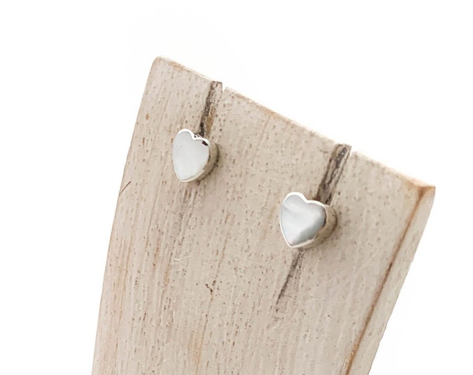 Small White Heart, Mother of Pearl Heart ,Minimalist Heart,Heart Stud,Silver Heart Post, White Heart Stud, Valentine's Day, Heart Earring