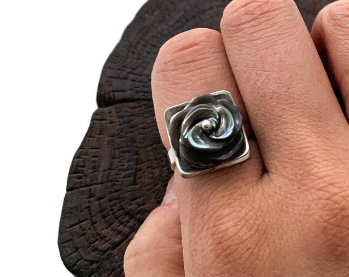 Silver Ring, Silver Black Flower Ring, Black Roses Ring, Flower Lover, Rose Lover, Carved Flower Ring