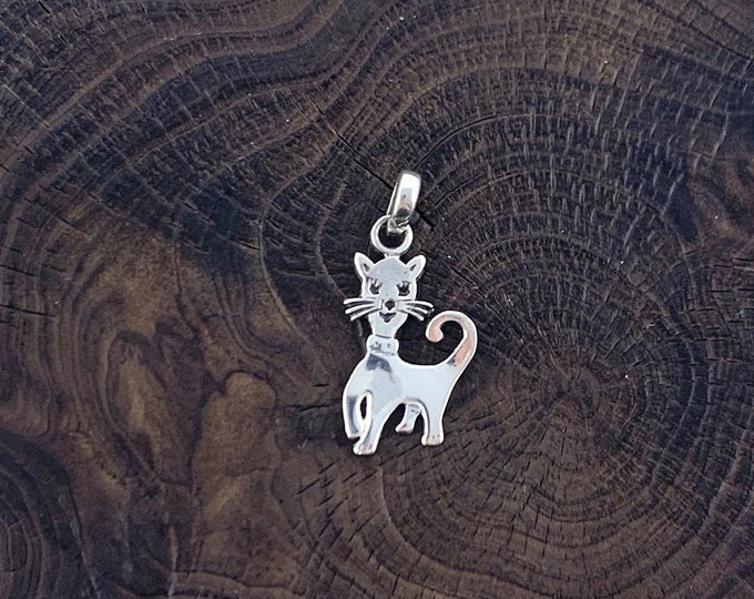 Cheeky Cat Pendant, Sterling Silver Cat Charm, Kitten, Tiny Cat,Cat Charm.Sterling silver Cat,Fancy Cat