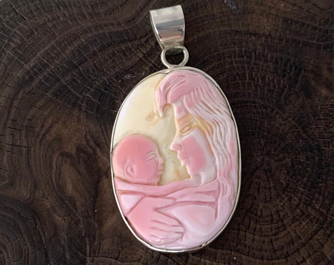 Carved Pendant, Carved in Mother of Pearl Shell,Pink Pendant, Mother and Baby, Sterling Silver 925, Mothers Day Pendant, Carved Mom and Baby