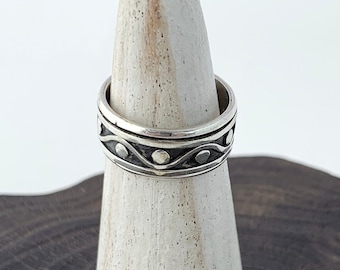 Spinning Silver Band Ring, Unisex Silver Band Ring, Silver Dot Ring, Silver Spinner Ring, Meditation Ring, Handmade Spinning Ring