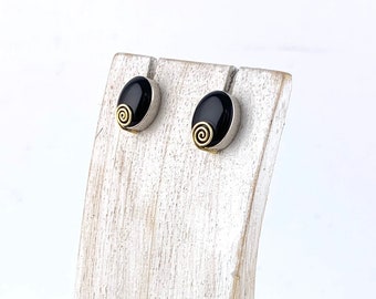 Silver Oval Onyx Studs Earrings, Vermeil Spiral on Onyx, Sterling Silver Black Earrings, Onyx Stud Earring, Onyx Earring