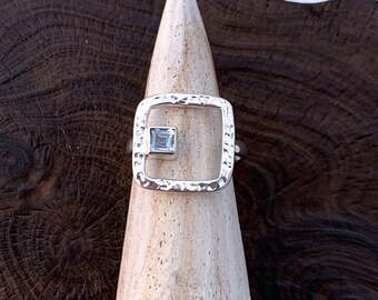Blue Topaz  Ring, Square Hammered Ring, Blue Topaz Sterling Silver Ring, Square Ring, Blue Topaz Square Stone, Hammered Ring, Geometric Ring