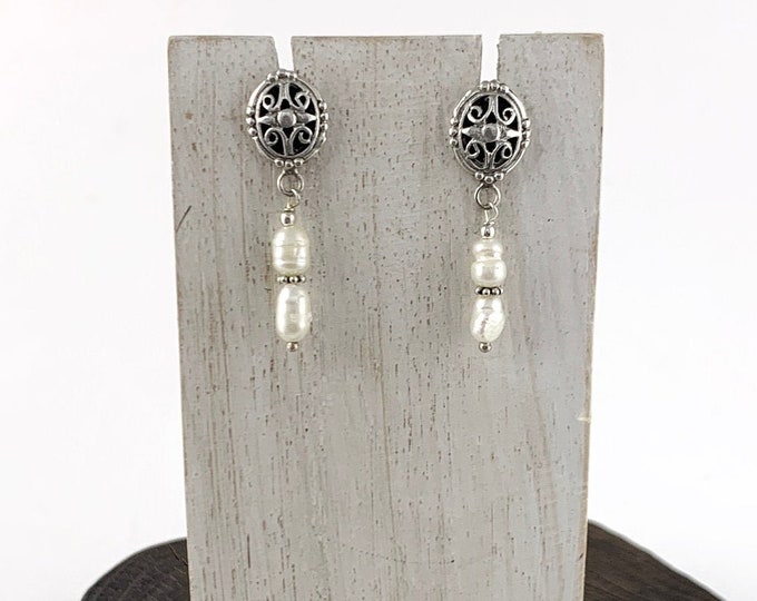 Tiny Biwa Pearl, Dangle White pearl,Oval Intricate Silver, Drop Pearl, Minimalist, Pearl Stud Earring,Post Earrings