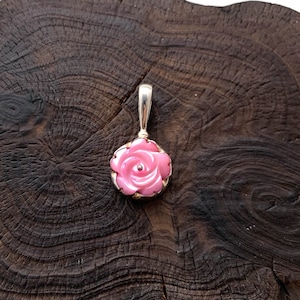 Silver Pink Flower,Small Flower Pendant, Flower Necklace, Pink Tinted Shell, Flower Lover,Silver Flower Jewellery, Carved Flower Shell
