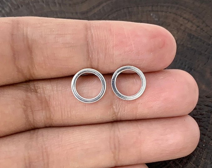 Open Circle Stud Earrings, Silver Circle Stud,Circle Earrings, Minimalist Earrings,Tiny Round Studs, Unisex, Flat Circle Stud,Circle Post