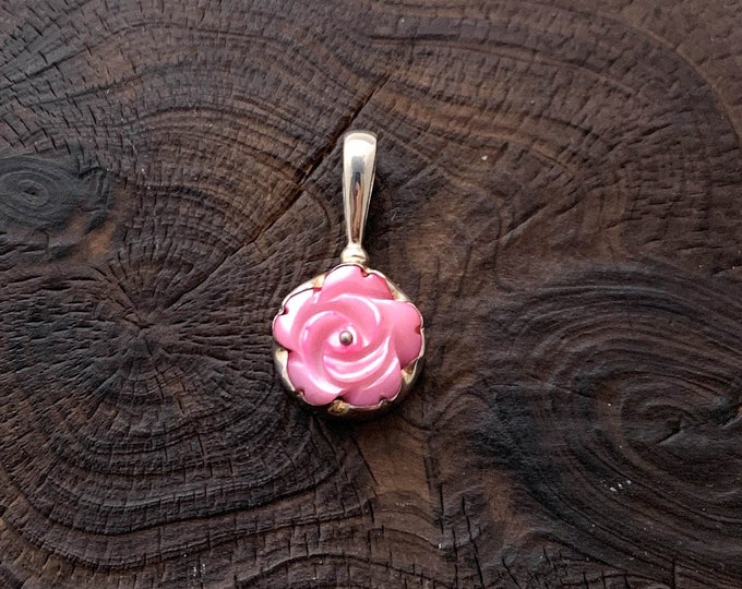 Silver Pink Flower,Small Flower Pendant, Flower Necklace, Pink Tinted Shell, Flower Lover,Silver Flower Jewellery, Carved Flower Shell