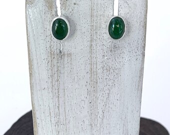 Puces d'oreilles en jade vert, boucles d'oreilles en jade ovales, pierre naturelle, pierre précieuse, argent 925, tige en jade argentée,