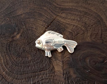 Silver Fish Pin, Sterling Silver Fish Brooch,Fish Lover, Ocean Fish Brooch, Nautical Brooch Astrology Fish Pin