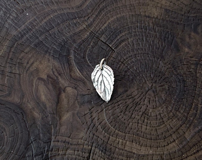 Sterling Silver Small Leaf Charm, Minimalist, 925 Silver Leaf, Dainty leaf,Nature