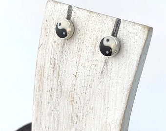 Yin and yang larger circular, sterling silver stud earrings, minimalist earring, yin yang stud, round circle earring, yin yang earring