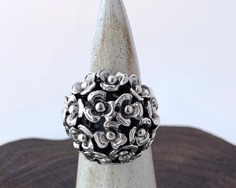 Stunning Round Ring, Floral Dome Ring, Sterling Silver Hollow Round, Top Flower Ring, Original, Garden Lover