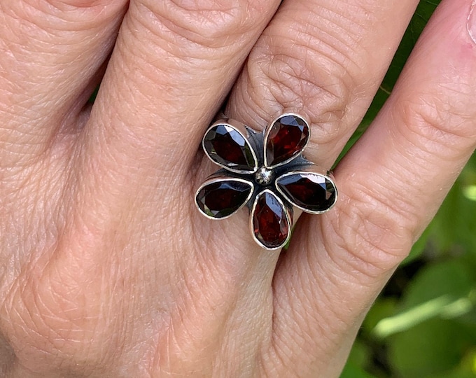 Garnet Flower Ring, Floral Ring, Silver Flower Ring, Garnet Teardrop Ring, Red Ring, Birthstone, Garden Lover