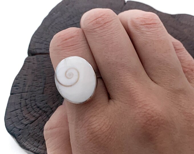 Shiva's Eye Ring, Sterling Silver Shiva Oval Ring, Natural Eye of Shiva Shell, Statement Ring, Shiva Eye Ring, Protection ,Calm