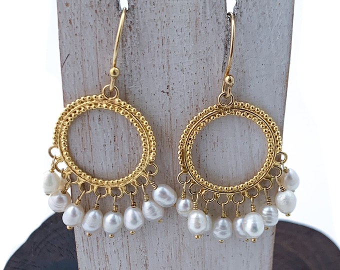 White Pearl Vermeil Earring, Round White Pearl Earring, Gold Vermeil 18k Earring, Gold Pearl Earring,Vermeil Hoop,Stunning Earring