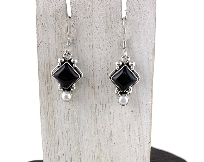 Square Onyx Earrings, Pearl Dangle Earrings, Onyx Pearl Earring, Sterling Silver925, Black and White Drop Earrings, Onyx Earrings