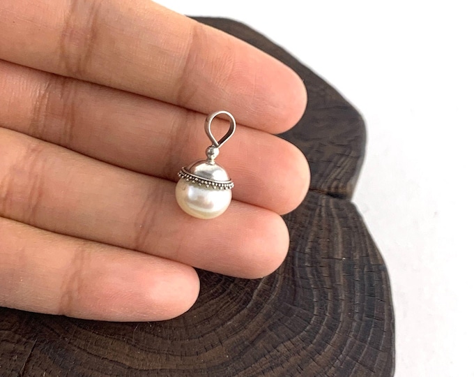 Freshwater Pearl Pendant, Sterling Silver Dainty Pearl  Pendant, Handmade Pendant, Wedding Jewellery,Minimalist Pearl,