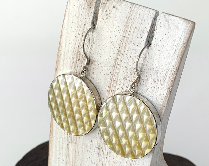 Silver Shell Earrings, Yellow Shell Earrings,  Round Shell Earrings, Circle Earrings, Yellow Round Earrings,925 silver