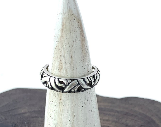 Silver Ring, Tribal Style Ring in Sterling Silver, Minimalist Ring