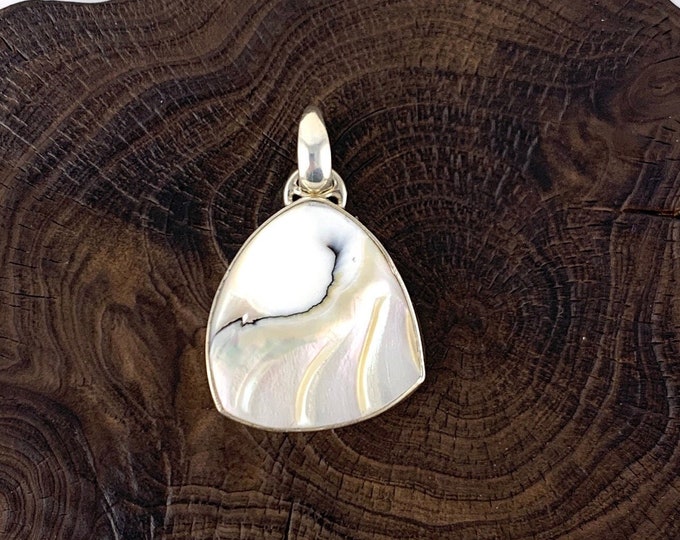 Shell Pendant,Beige Shell Jewellery, Shell Necklace,Solid Silver Pendant,Natural Sea Shell,Silver Shell Pendant