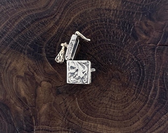 Silver Keep Box Pendant,Leaf design Pendant, Sterling Silver box ,Silver Pendant,Solid Silver Box,Locket Box,Pill Box, Keepsake Box