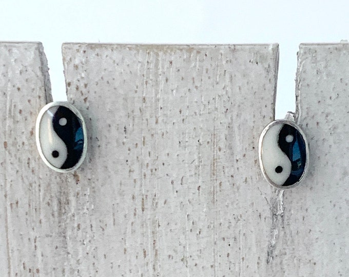 Yin and Yang Oval Silver Stud,Yin Yang Earrings, Minimalist Earring, Yin Yang Stud, Oval Yin Yang Earring, Yin Yang Post Earring