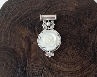 White Rose Pendant, Mother of Pearl Flower Pendant ,Small Pearl,  silver 925, Elegant White Rose, Flower Pendant