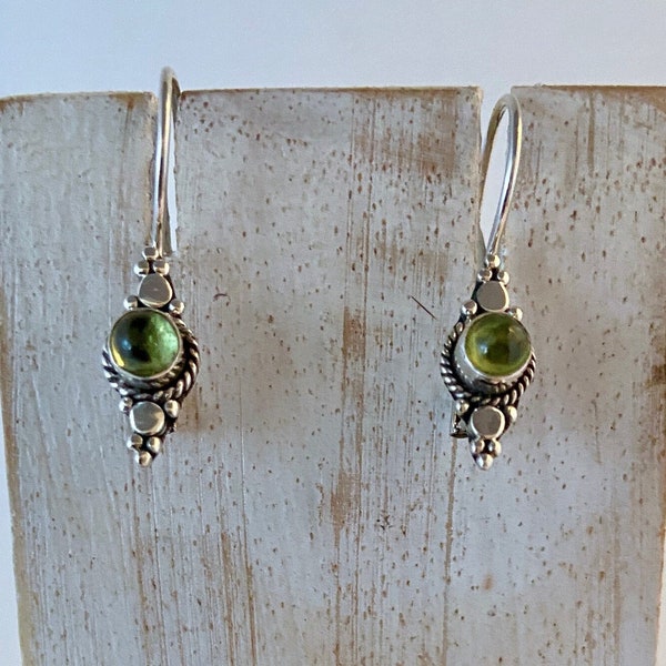 Peridot Earrings, Green Drop Earrings,Sterling Silver Green Peridot Cabochon Earrings,Silver Peridot,Round Peridot,Circle Earring,Minimalist