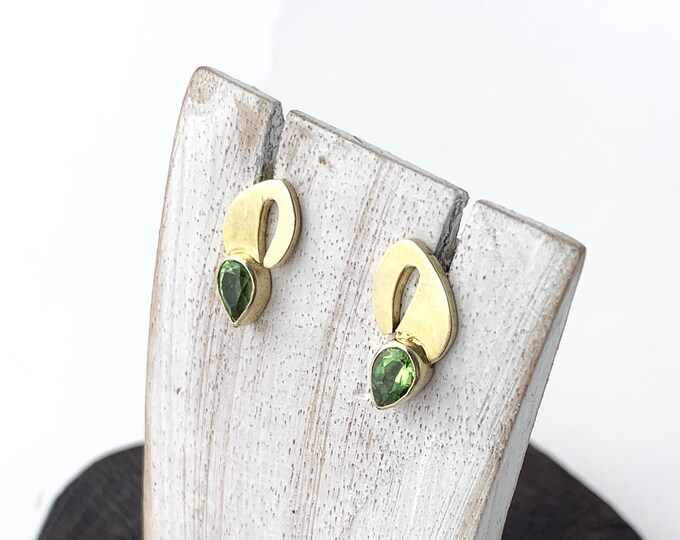Gold Vermeil 18 k Earrings, Peridot Stud Earrings, Gold and Silver Jewellery, Vermeil Earrings, Gold Earrings