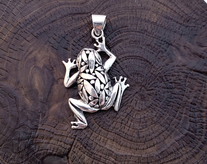 Sterling Silver Frog Pendant, Silver Frog Necklace, Medium Frog, Sterling Silver Toad, Reptile, Silver 925