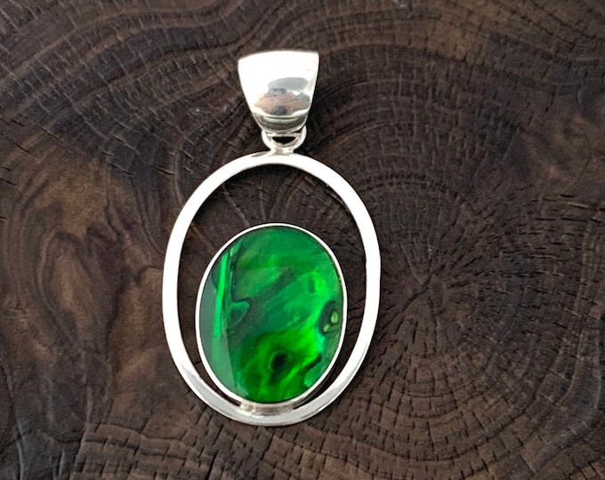 Green Shell Abalone, Oval Tinted Abalone Pendant, Sterling Silver 925, Minimalist, Clean Look, Classic Design, Green Jewellery